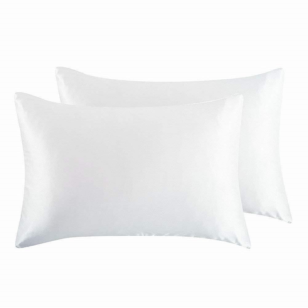    white color of Pettyphia Silk Pillowcase, demonstrating its anti-aging benefits, available for online purchase in Houston, Texas.
